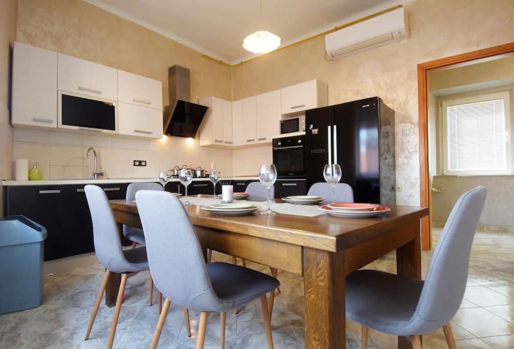 Apartment Iris -odlicno Mjesto U Centru Pule