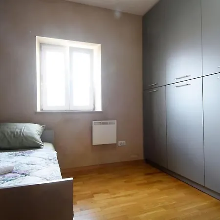 Apartman Iris -Odlicno Mjesto U Centru Pule Pula Extérieur photo